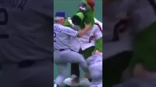 MLB Funny Mascot Moments 😂