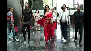 Grand Entry Of ''Padmini Kolhapure'' At IIFA Award 2023,