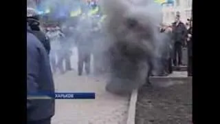 В Харькове митинговали сторонники президента и Парт...