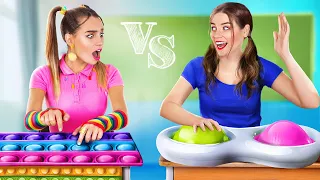 Simple Dimple vs Pop It в колледже! Что круче?