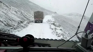 Ice road truck drive #baralachapass #leh #manali #kargil #truck #india #dangerous