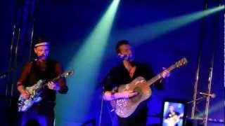 Chris Martin & Jonny Buckland - Shiver