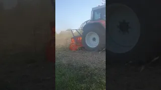 Curatare teren cu tractorul