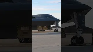 Does the B-2 have a bed and toilet? #shorts