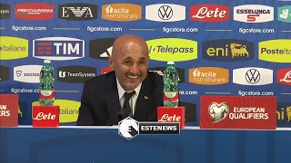 Cellulare suona in conferenza, Spalletti interviene: "Conviene che tu le risponda...."