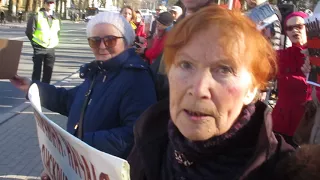 мнение протестующей на митинге у украинского посольства Рига Латвия 4 4 2017
