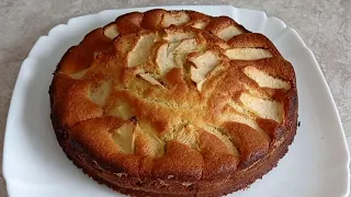 Простейший яблочный пирог, который тает во рту. Вкусный. Сочный.