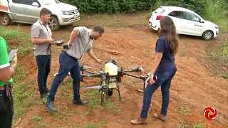 Pulverização por drone