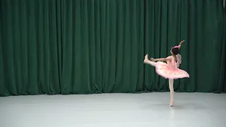 Variation a doll of the ballet "Coppelia"(7-10 year)