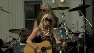 Pegi Young and the Survivors - Feel Just Like a Memory (Live at Farm Aid 2012)