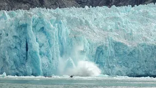 Tracy Arm Calving | Alaska | Lindblad Expeditions