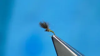 Tying an Olive Shuttlecock Size 14 and 22 with Davie McPhail