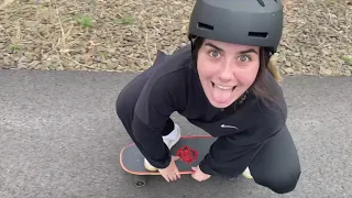 Boarding Love.  LongBoarding, Skateboard cruising