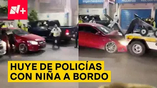 Mujer intenta evadir a policías y choca con grúa de tránsito - N+ #Shorts