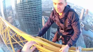 Руферы повисли на кране Moscow-City/Roofers hanging on a... IQ block 240 m. Roofman ft Philip Marvin