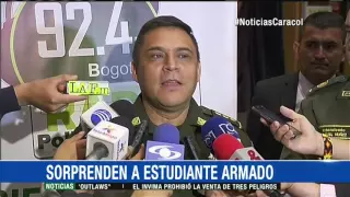 Sorprenden a estudiante armado al interior de colegio en Bogotá 18 septiembre 2015