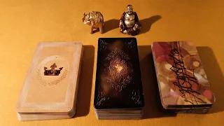 QUÉ SIENTE  HACIA TI EN ESTE PRECISO INSTANTE  ?  tarot interactivo .