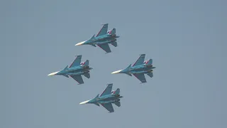 The full show of the Russian Knights In an extraordinary performance (SU-30sm) at the Dubai Air Show