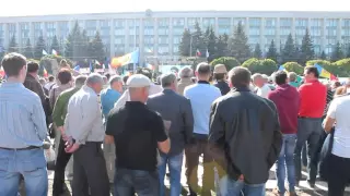Протесты в Кишиневе. Попытки штурма Парламента и офиса главного олигарха