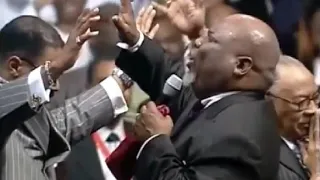 Bishop T.D. Jakes Preaching At the COGIC Holy Convocation In Memphis Tennessee! (Full Service)