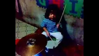 21 guns-greenday (4 year old drummer) daine cabiles