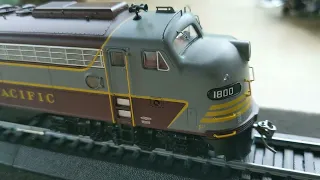 Unboxing my dream Locomotive. Rapido EMD E8.