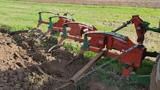 Ploughing 2021/John Deere 6105R + Kverneland AB85