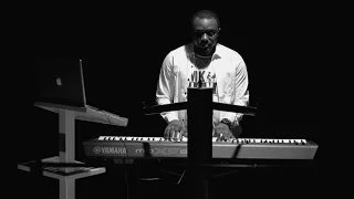 MOLIMO - MOISE MBIYE (PIANO INSTRUMENTAL OF PRAYER) DMK PIANO