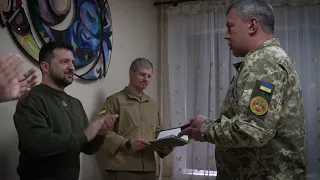 Зеленський відвідав госпіталь в Одесі, де лікуються українські захисники