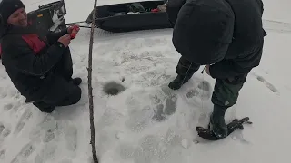 ЕДЕМ  ПРОВЕРЯТЬ ФЛАЖКИ, НА ДРУГОЕ  ОЗЕРО И ОФИГЕЛИ . НАШИ ФЛАЖКИ КТО-ТО ПРОВЕРИЛ