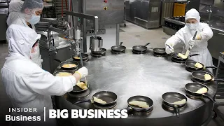 How Singapore Airlines Makes 50,000 In-Flight Meals A Day | Big Business | Insider Business