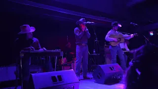 Colter Wall - Sleeping On The Blacktop (Live)