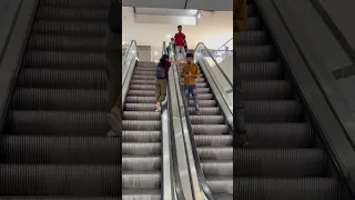 Escalator Prank 😝Mujhpe Bhari Par Gya🥹|| #shorts #prank  #random #funny #escalator #reaction