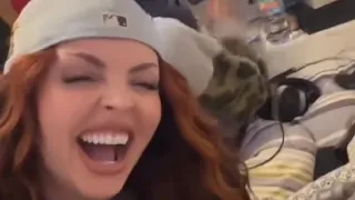 Jesy Nelson annoying boyfriend Zion Foster while playing Fortnite (via TikTok)