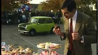 Mr Bean - Car repaired by tank