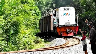 MIRIP KA BABARANJANG||CC204 KERETA API PULP||BUBUR KERTAS PT TEL