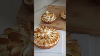 🍋Lemon meringue tart and how I piped it🍋Using 687 St. Honoré tip and Round Loyal 15 mm.