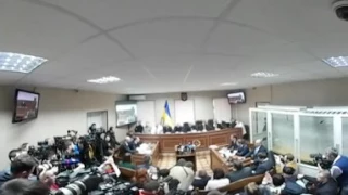 Включение Януковича в прямом эфире в Святошинском суде. 360-видео/ Українські Новини