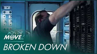 Broken Down Train Causes Disruption On The District Line | The Tube | On The Move