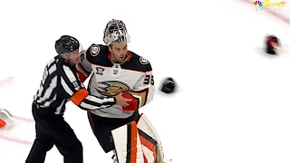 Dear NHL can you PLEASE allow a goalie scrap?