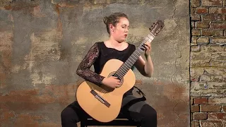 Martina Barlotta - classic guitarist plays Bach Partita