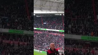 PSV fans zingen Feyenoord goaltune na 4-3 winst