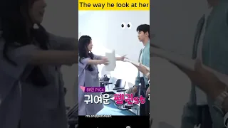 The way Kim Soo Hyun look at Kim Ji Won ♥️