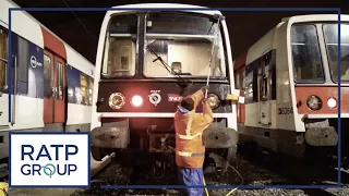 Comment sont nettoyés les trains du RER B ? | RATP