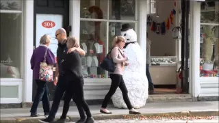 SCARY SNOWMAN SCARE PRANK 2016