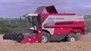 Harvest 2016 Massey Ferguson Cerea 7274 Combine Harvester