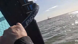 Windsurf rencontre une pinasse à voile sur le Bassin d’Arcachon