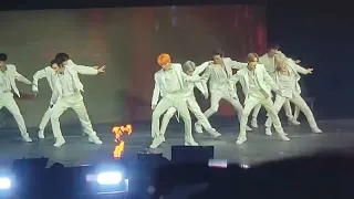 [FANCAM] 221006 NCT 127 THE LINK in LA - Kick It