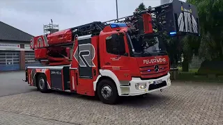 Neue DLAK 23/12 der Freiwilligen Feuerwehr Ganderkesee auf Showfahrt