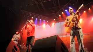 Jack Johnson w/ Jimmy Cliff - "The Harder They Come" (Live)